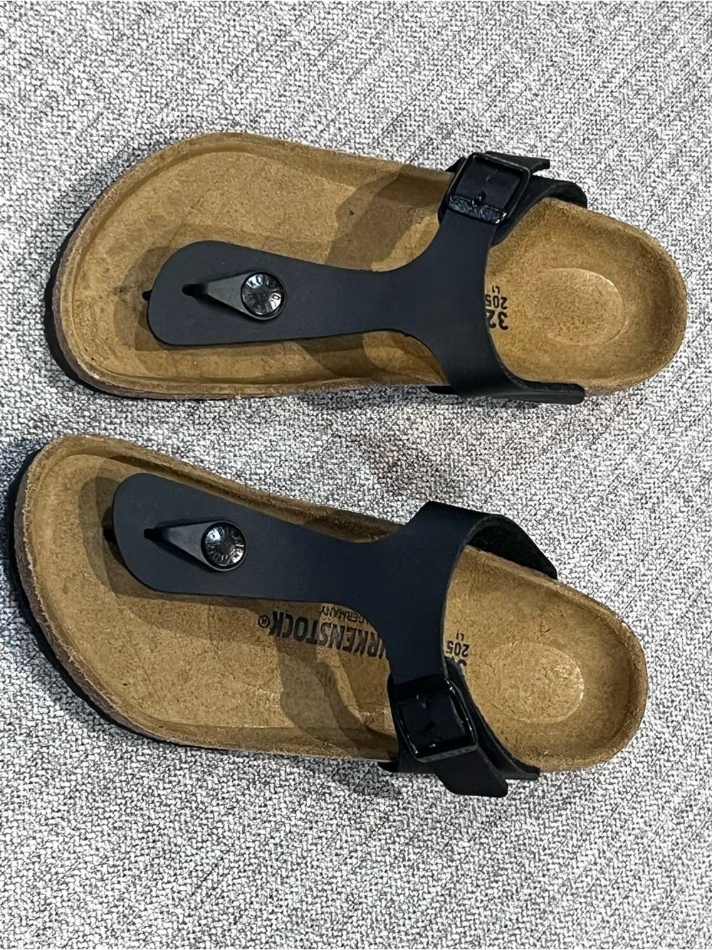 Birkenstock Black Gizeh Kids Sandals Size 1 Youth